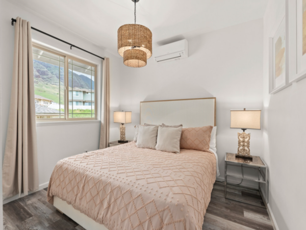 Luxury 4-Bedroom Retreat in Makaha Valley, Oahu - Your Perfect Getaway in Paradise